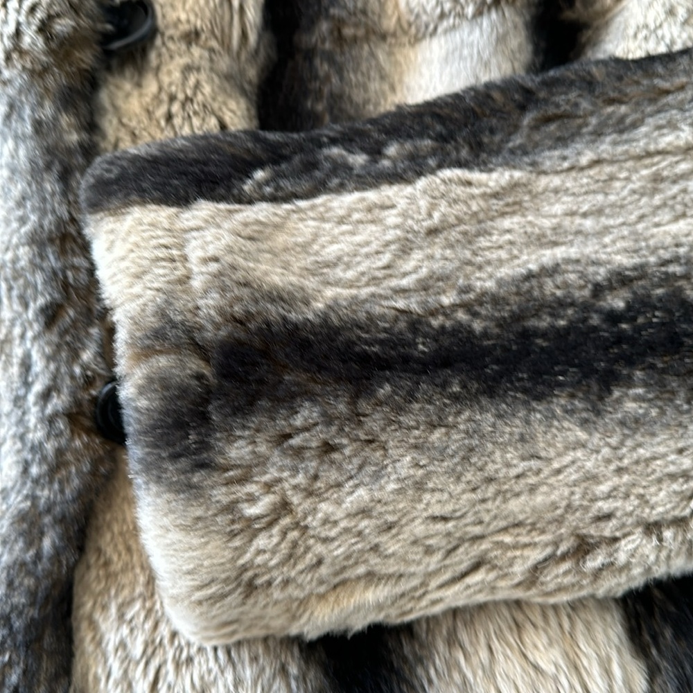 Fur coat - Picture 3 of 14